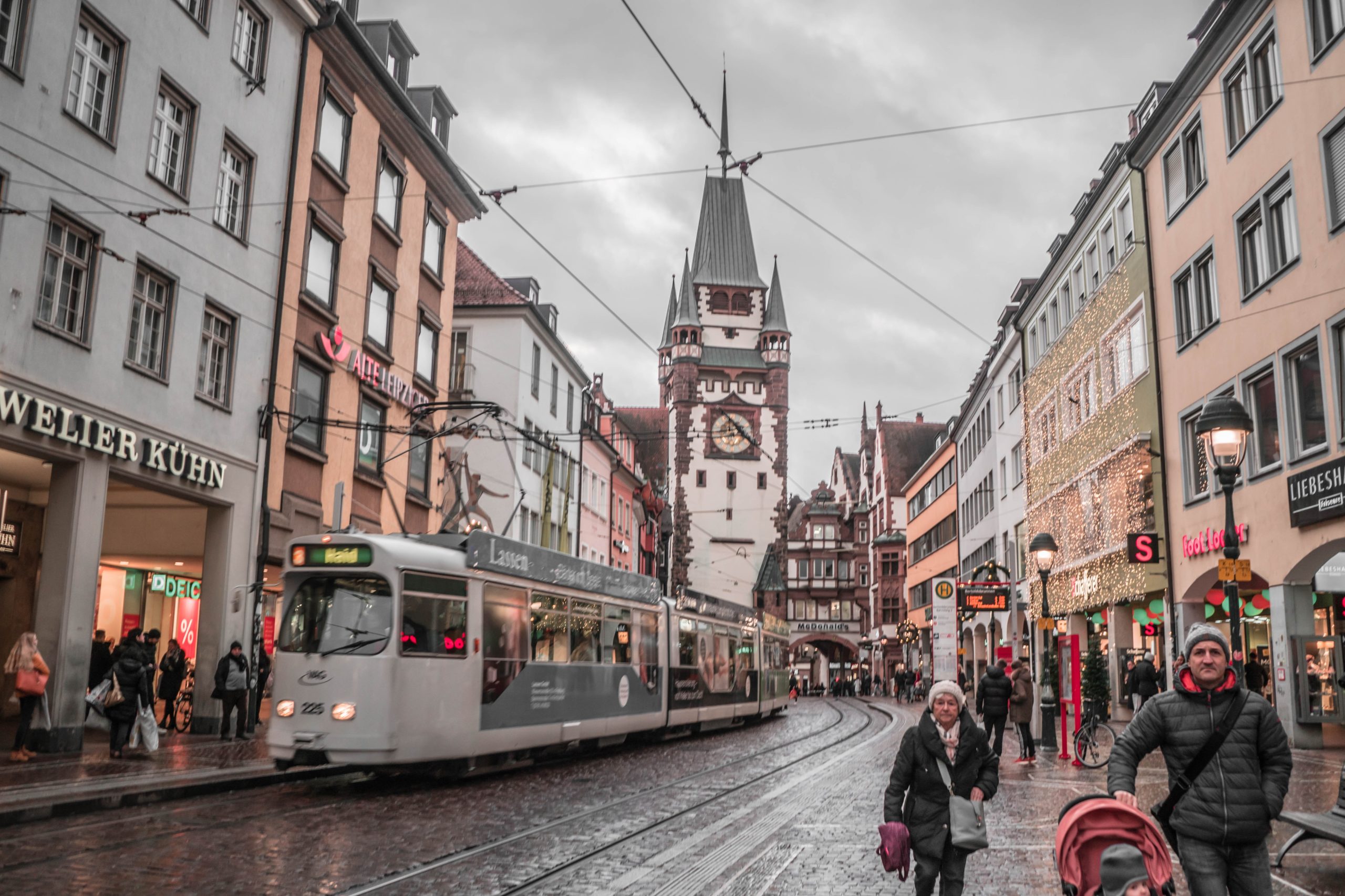 Von der rot(h)en in die freie Burg